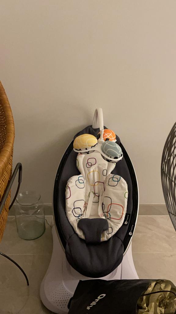 4moms MamaRoo Schommelstoel met 5 snelheden en muziek, Ophalen, Zo goed als nieuw