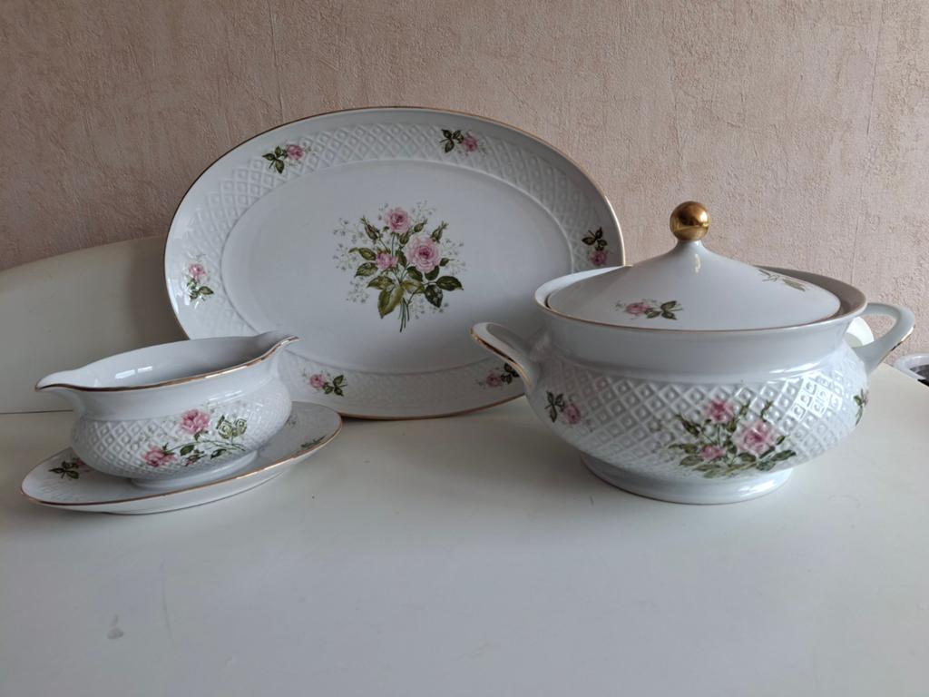 Vinted kom ,schaal en jus kommetje, Huis en Inrichting, Keuken | Servies, Ophalen of Verzenden, Overige stijlen, Schaal of Schalen