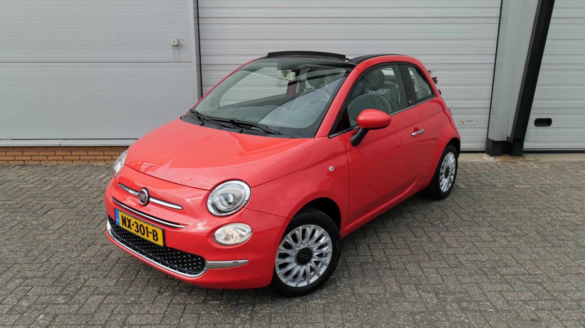 Fiat 500 C 1.2 Lounge NL-Auto NAP Cruise Navi Bluetooth, Voorwielaandrijving, Gebruikt, 4 cilinders, Cabriolet