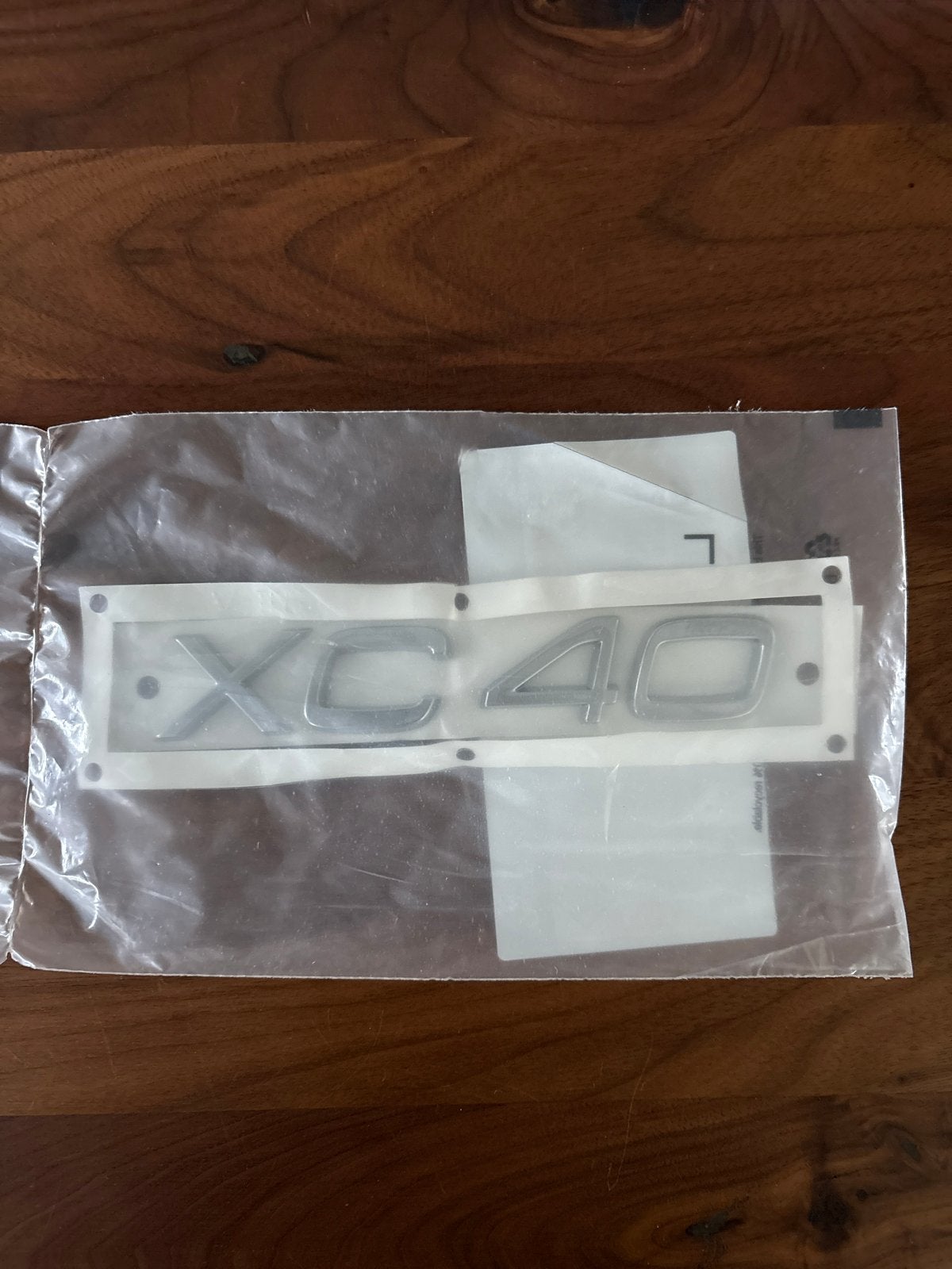 Volvo XC40 Embleem - Origineel en Nieuw, Ophalen of Verzenden, Nieuw, Volvo