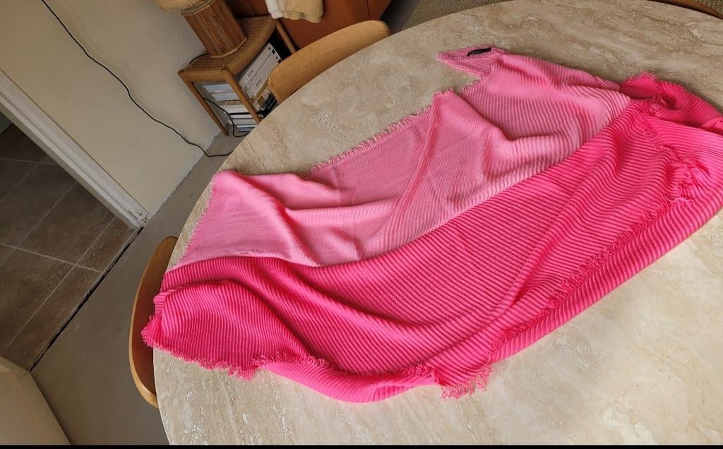 Marccain sjaal roze, Ophalen of Verzenden, Zo goed als nieuw, Kleding