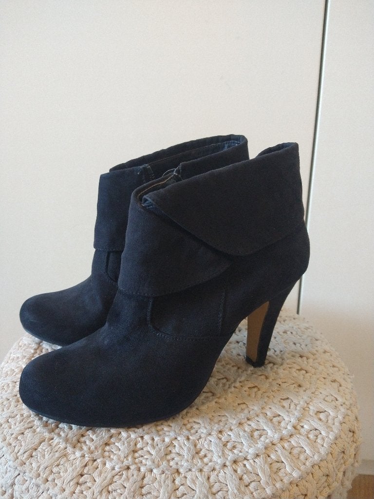 Zwarte suède-look pump enkellaarsjes met hoge hak – Maat 38, Dolcis, Verzenden, Zwart, Lage of Enkellaarzen