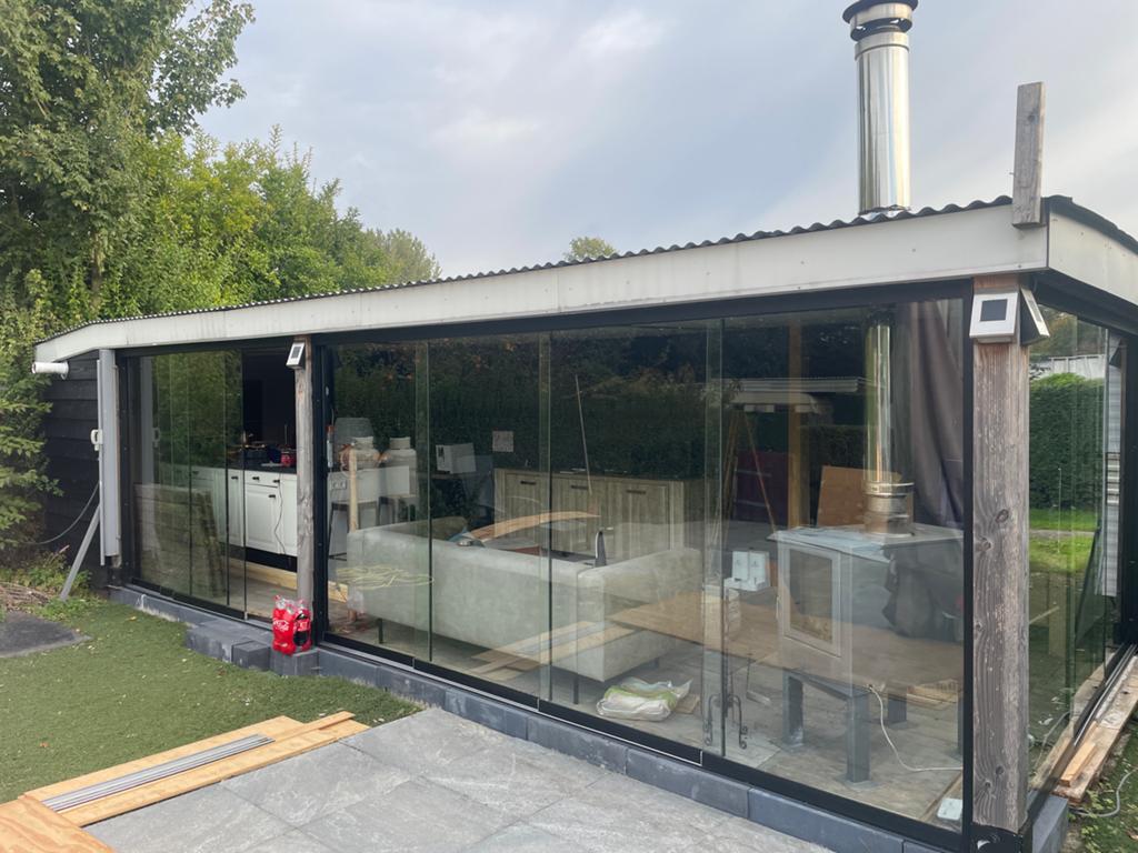 Stacaravan met aanbouw aan zwemwater bij Everdingen, Caravans en Kamperen, Stacaravans, Tot en met 4