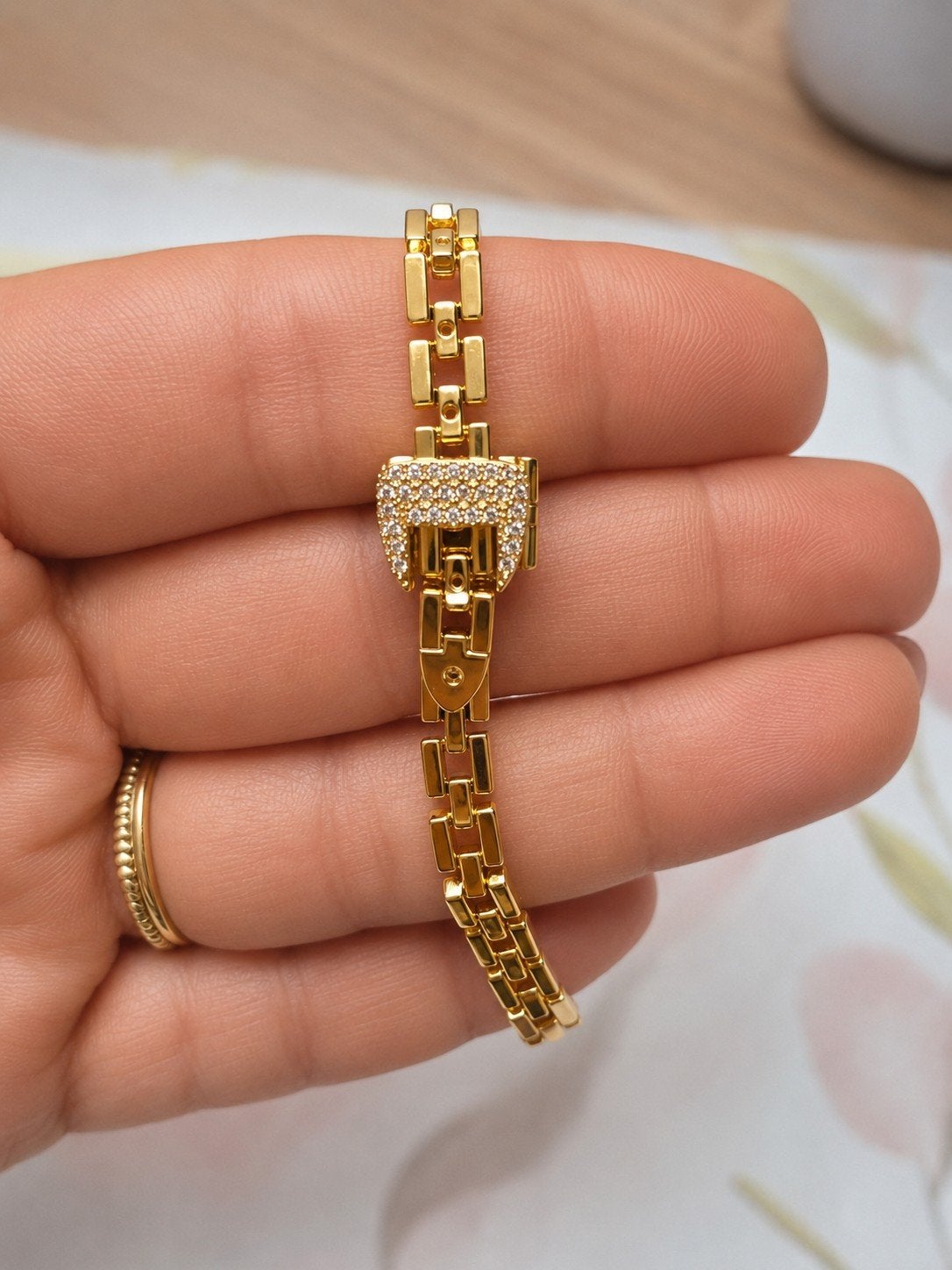 Nieuw en ongedragen gouden armband met strass, Nieuw, Ophalen of Verzenden, Nvt, Nvt