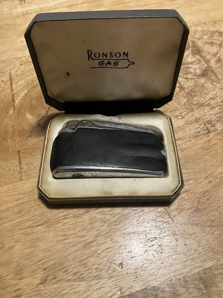 Vintage Ronson gas aansteker met originele doos (ongetest), Ophalen of Verzenden, Gebruikt, Aansteker