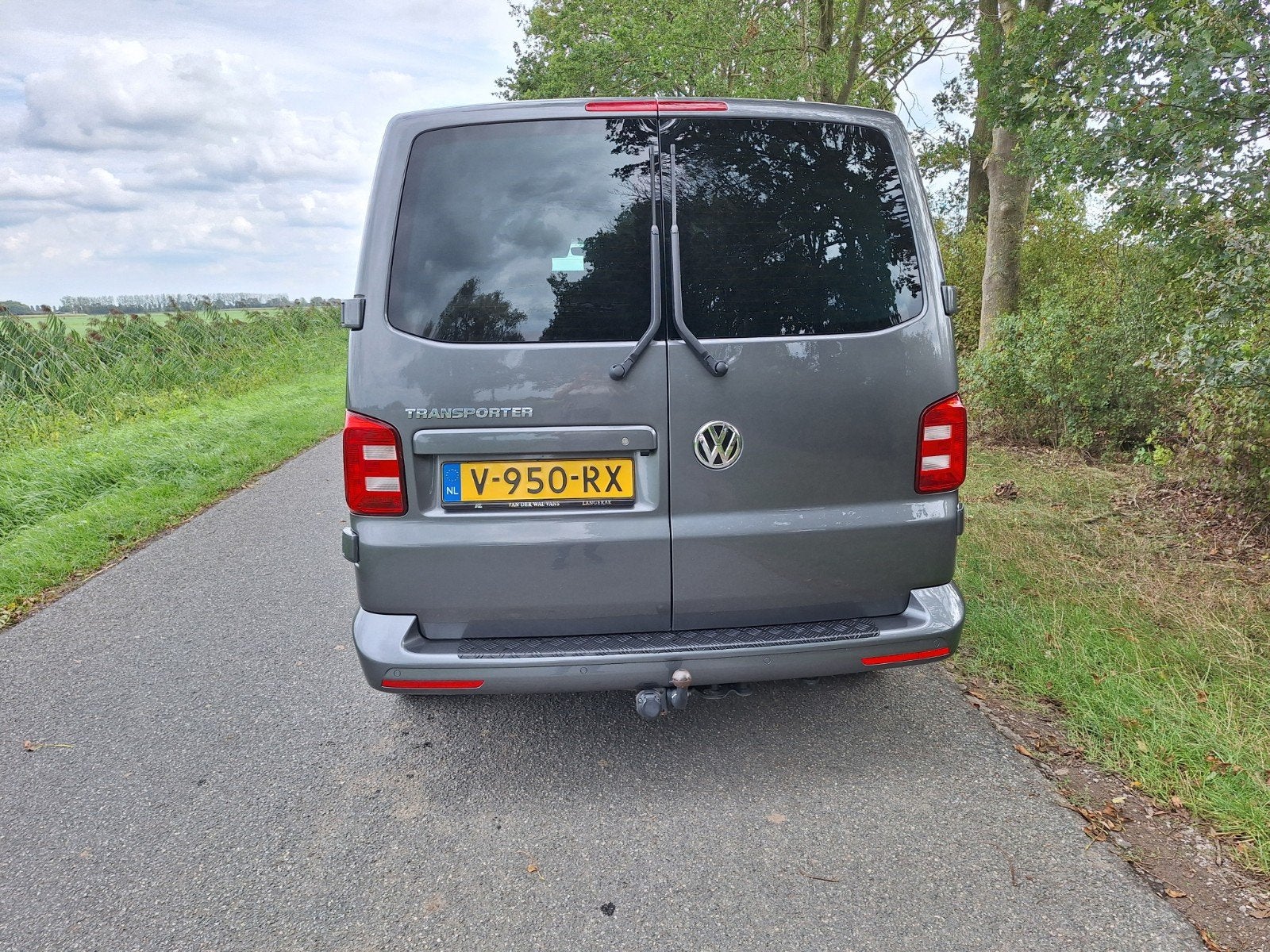 Foto 3 van Volkswagen Transporter CDC 2.0 TDI 204pk L2h1  7-DSG 148dkm