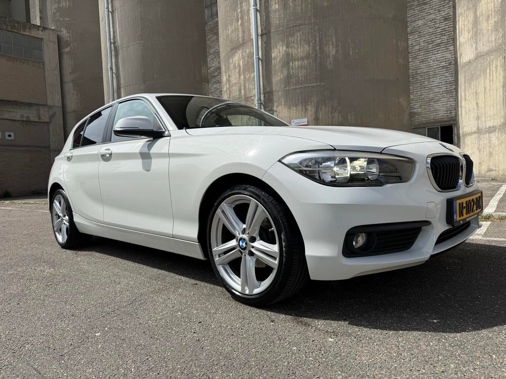 Prachtige BMW 1-serie 116i M-Sport Wit CarPlay–APK nieuw, Auto's, BMW, Particulier, 1-Serie, Benzine, C, Hatchback, Handgeschakeld
