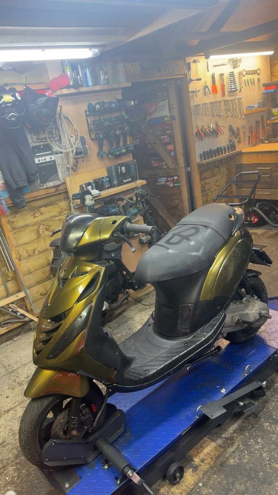 zip 125 met werk, Fietsen en Brommers, Scooters | Piaggio, Ophalen, Zo goed als nieuw, Benzine, Zip