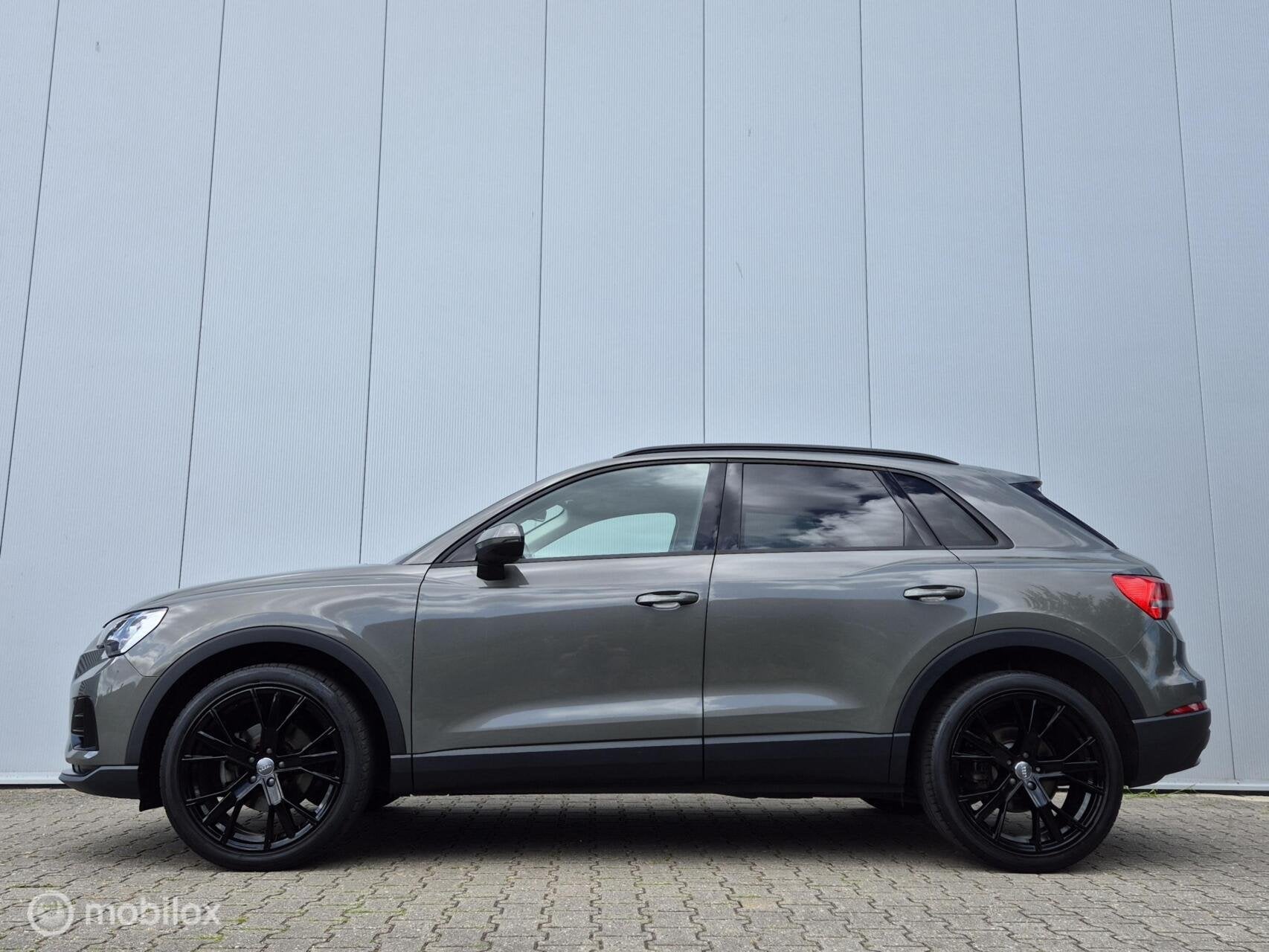 AUDI Q3 35 TFSI S EDITION/LED/CAMERA/ELEK-KOFFER/20''LMV/STO, Voorwielaandrijving, 15 km/l, Euro 6, 4 cilinders