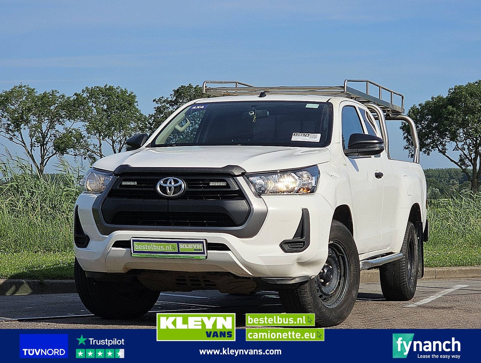TOYOTA HI-LUX 2.4 4x4 airco nap pickup, Auto's, 4x4, Gebruikt, Euro 6, 4 cilinders
