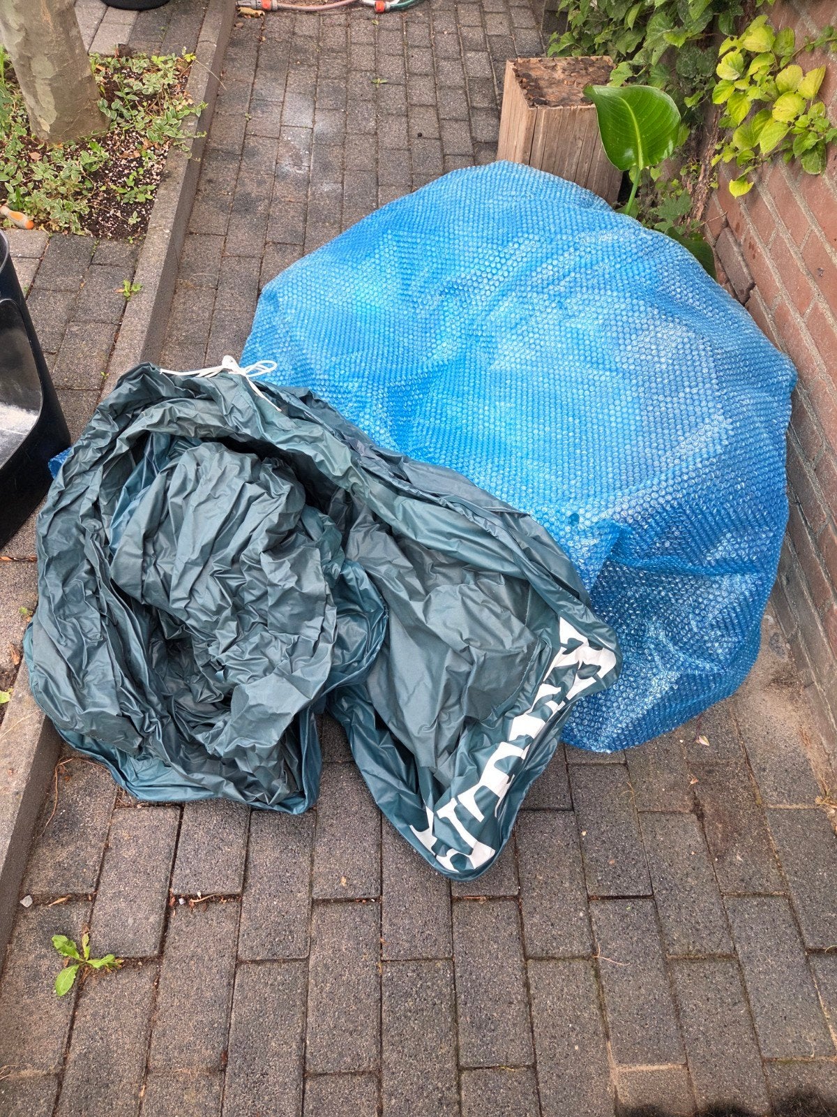 Gratis zwembad zeil en noppenfolie, Ophalen, Minder dan 80 cm, Rond, 300 cm of meer
