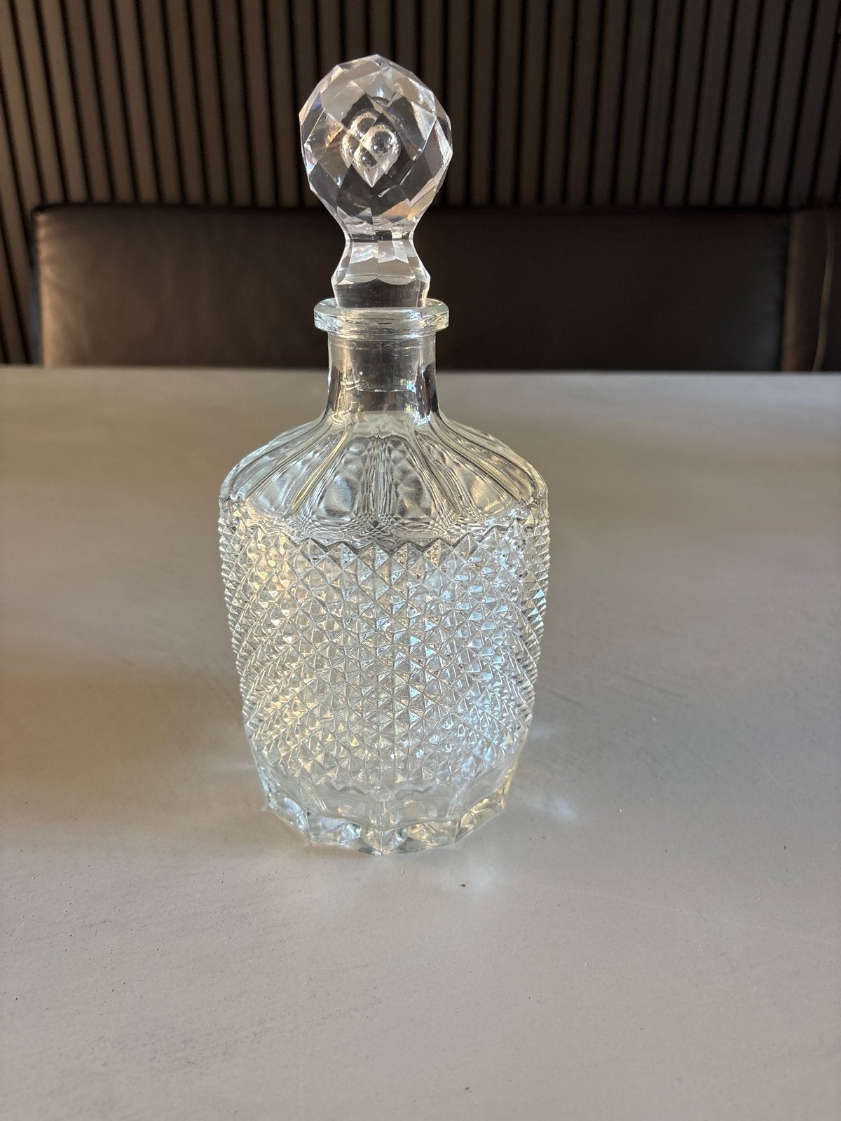 Decoratieve glazen karaf met stop, Ophalen of Verzenden