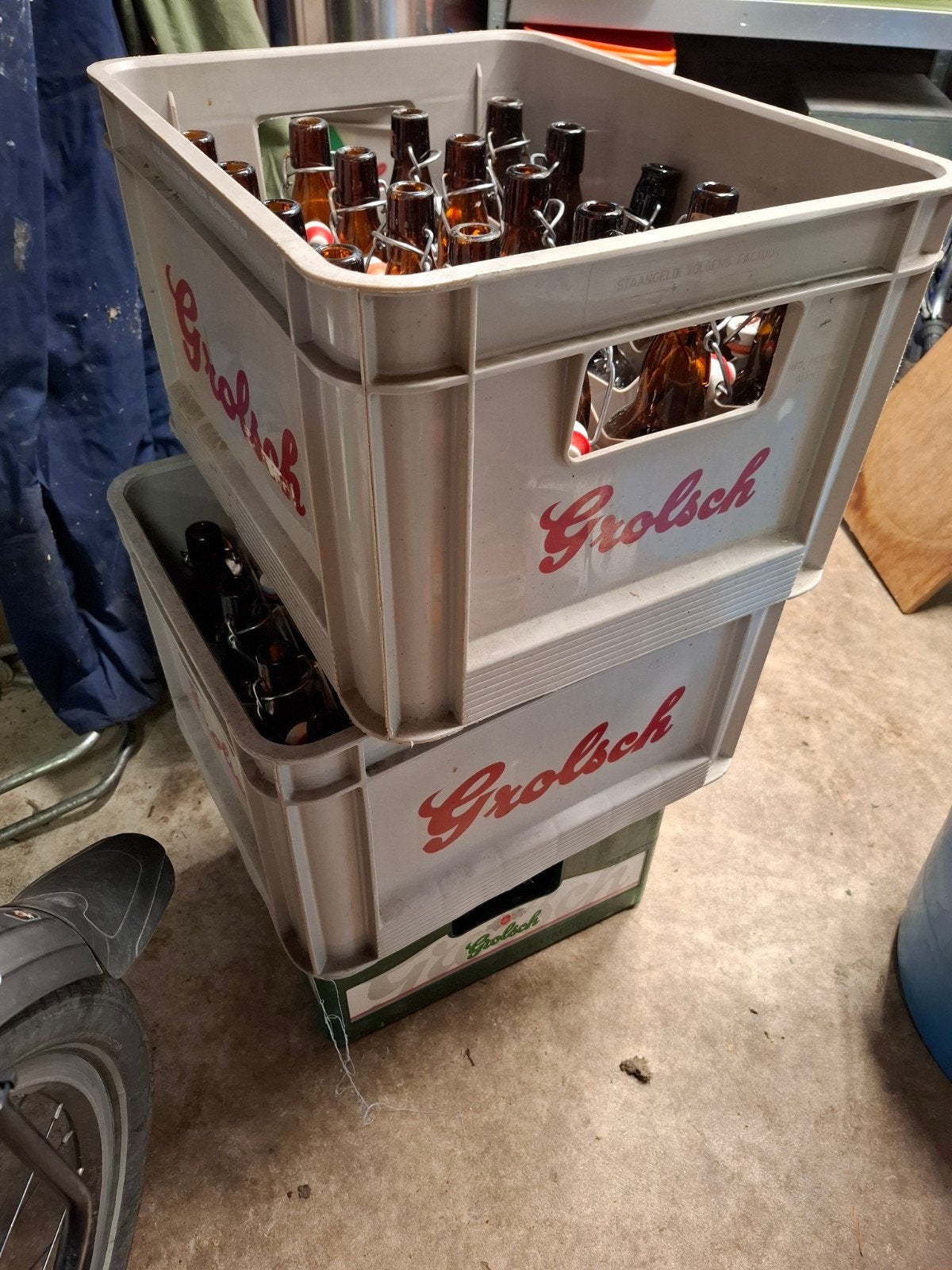 Grolsch bierkratten met beugelflessen, Ophalen of Verzenden