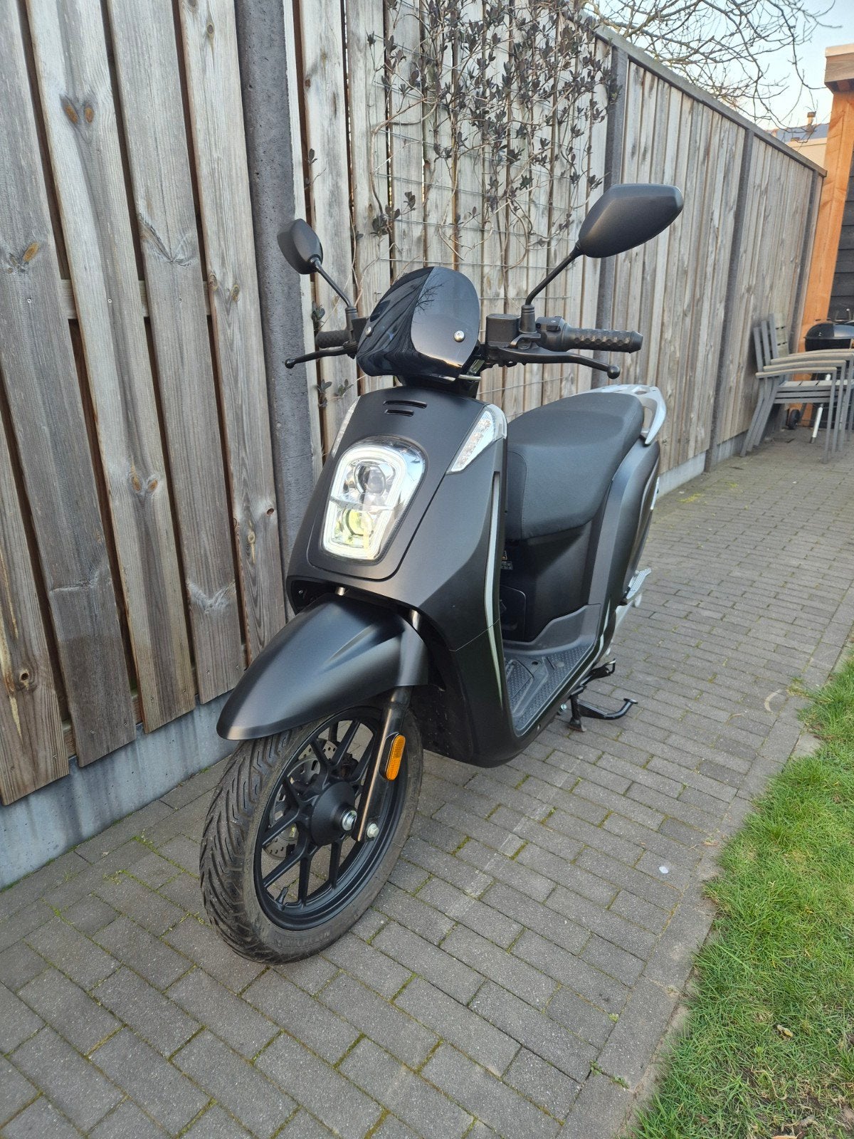 Nipponia E-Vibal 2023 Elektrische Scooter - Z.G.A.N., Fietsen en Brommers, Snorfietsen en Snorscooters, Ophalen