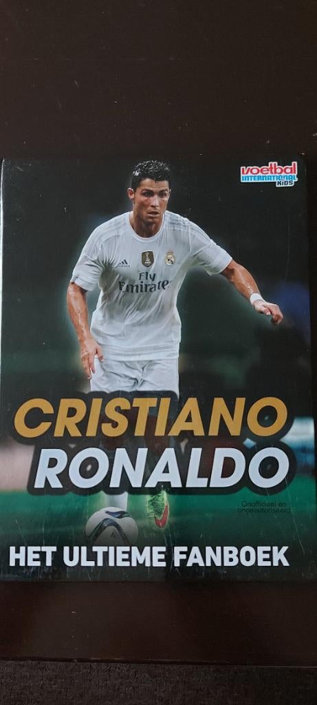 Cristiano ronaldo( fan boek), Boeken, Ophalen of Verzenden, Gelezen, Sport