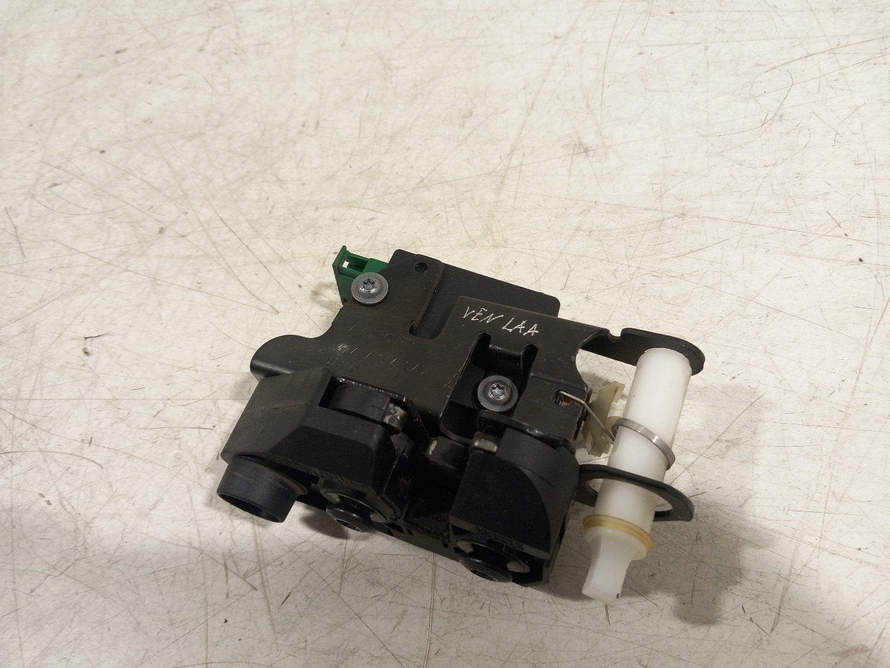 Slot mechaniek kofferdeksel achterklep elektrisch Land Rover, Auto-onderdelen, Onderdelen@venauto.nl, Van der Ven Autorecycling B.V.