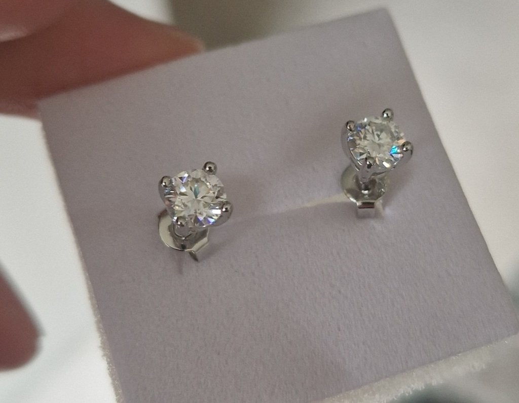 Moissanite oorbellen, Verzenden, Nieuw, Met edelsteen, Knopjes of Stekers
