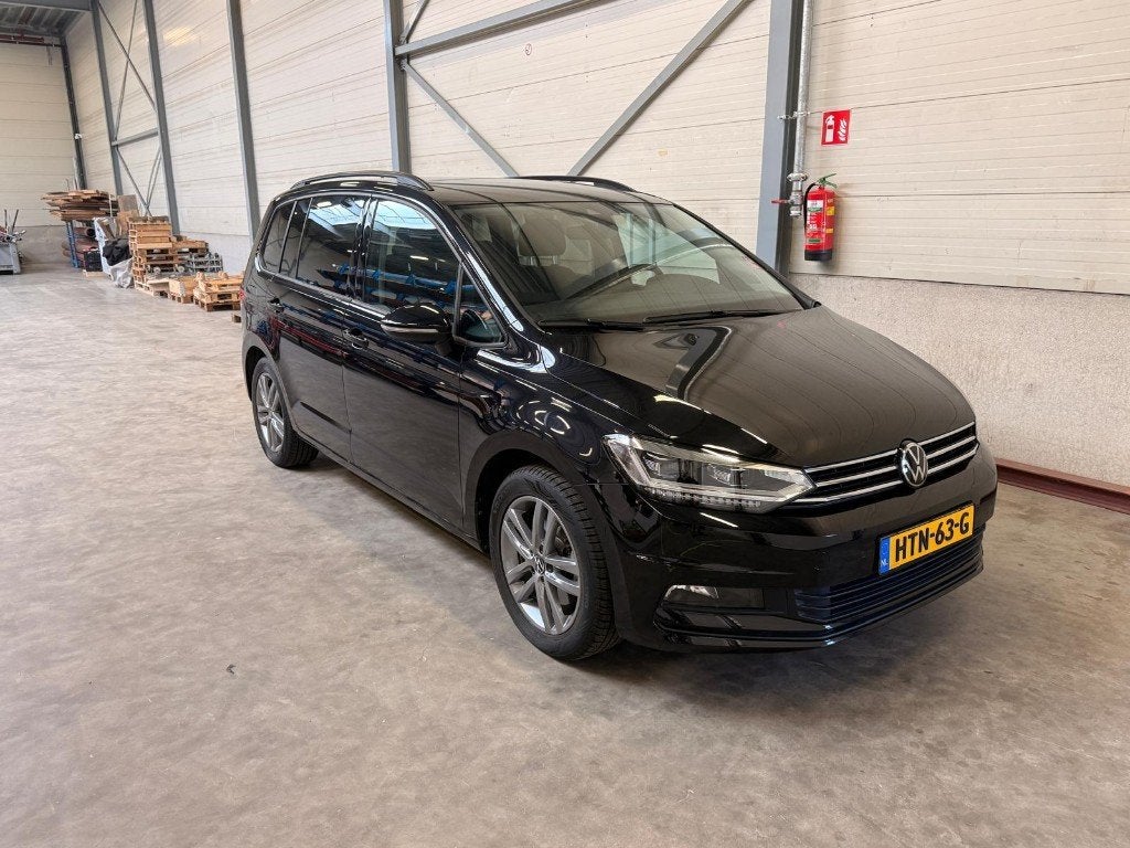 Volkswagen Touran 1.5 TSI 150pk BMT DSG 7pl 2024 Zwart, Auto's, Volkswagen, Particulier, Touran, ABS, Achteruitrijcamera, Airbags