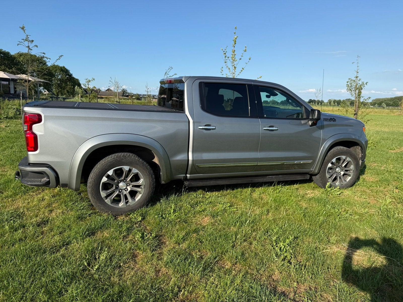 Chevrolet Silverado van 2024 met 15000 km vraagprijs 62500, Auto's, Automaat, Chevrolet, 426 pk, Parkeerassistent