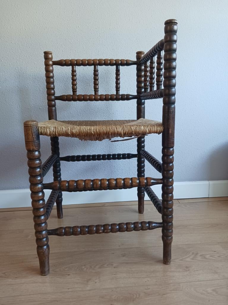 Vintage houten stoel met biezen zitting, Antiek en Kunst, Antiek | Meubels | Stoelen en Banken, Ophalen