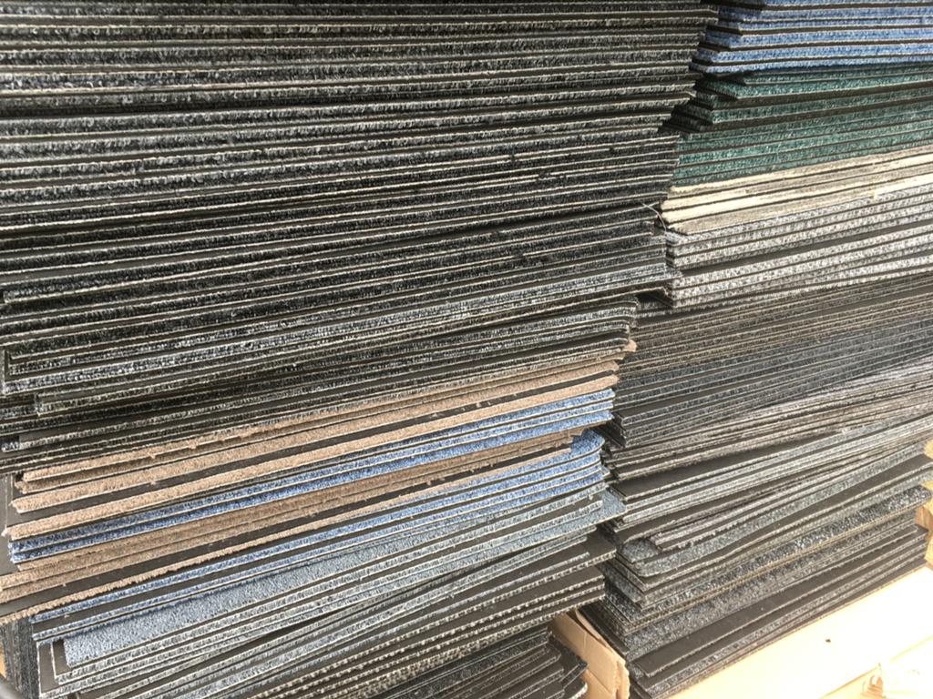 Nieuwe tapijttegels te koop 120x €60, Ophalen, Nieuw, Vierkant, 50 tot 100 cm