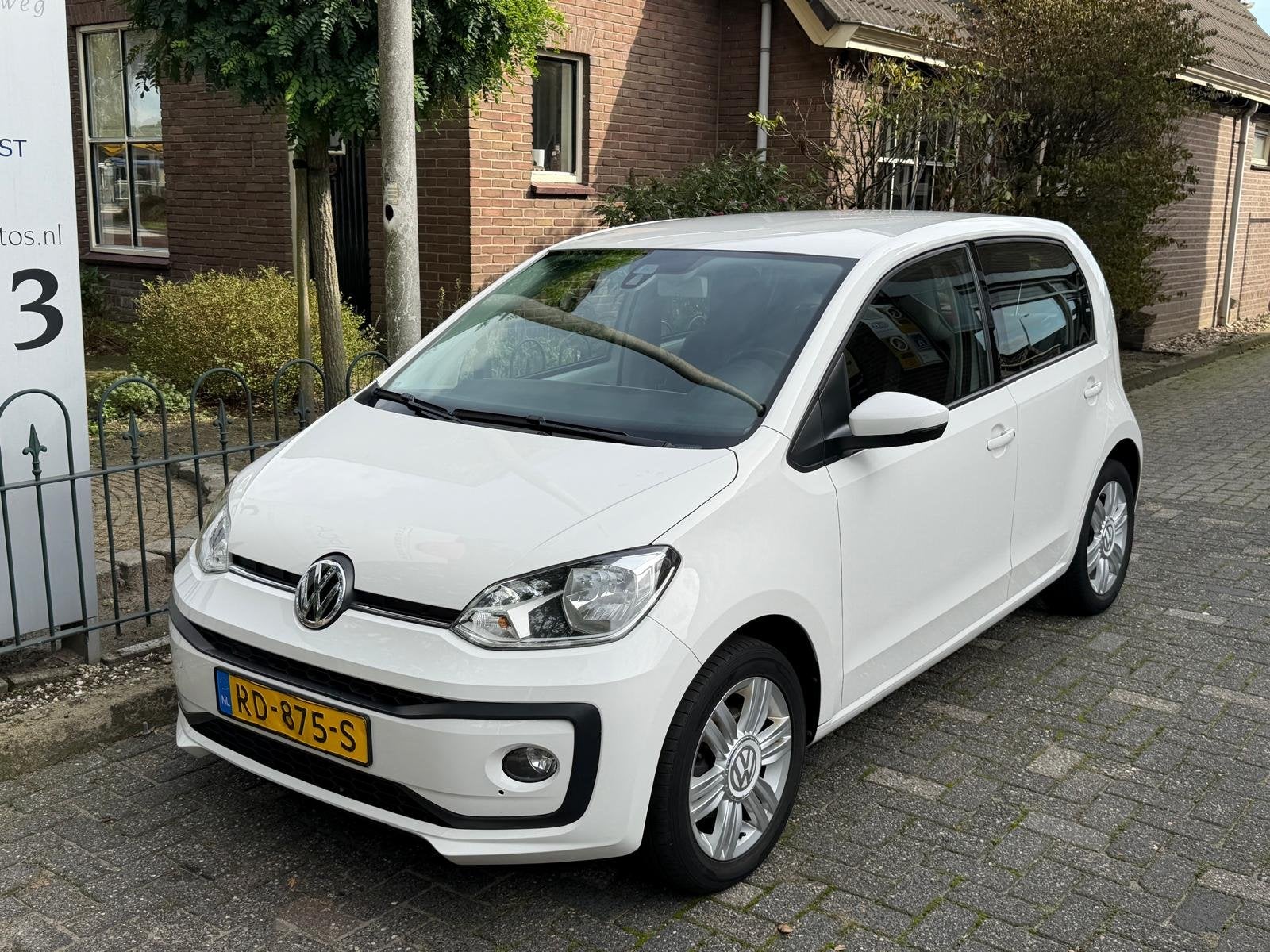 Volkswagen up! 1.0 BMT high up! (bj 2017), Voorwielaandrijving, Stof, Gebruikt, Wit