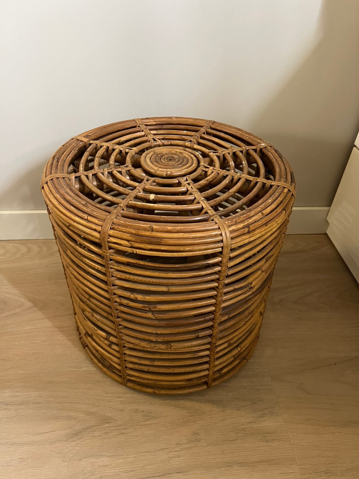 Rotan bijzettafel, Huis en Inrichting, Minder dan 55 cm, Rond, Zo goed als nieuw, Ophalen
