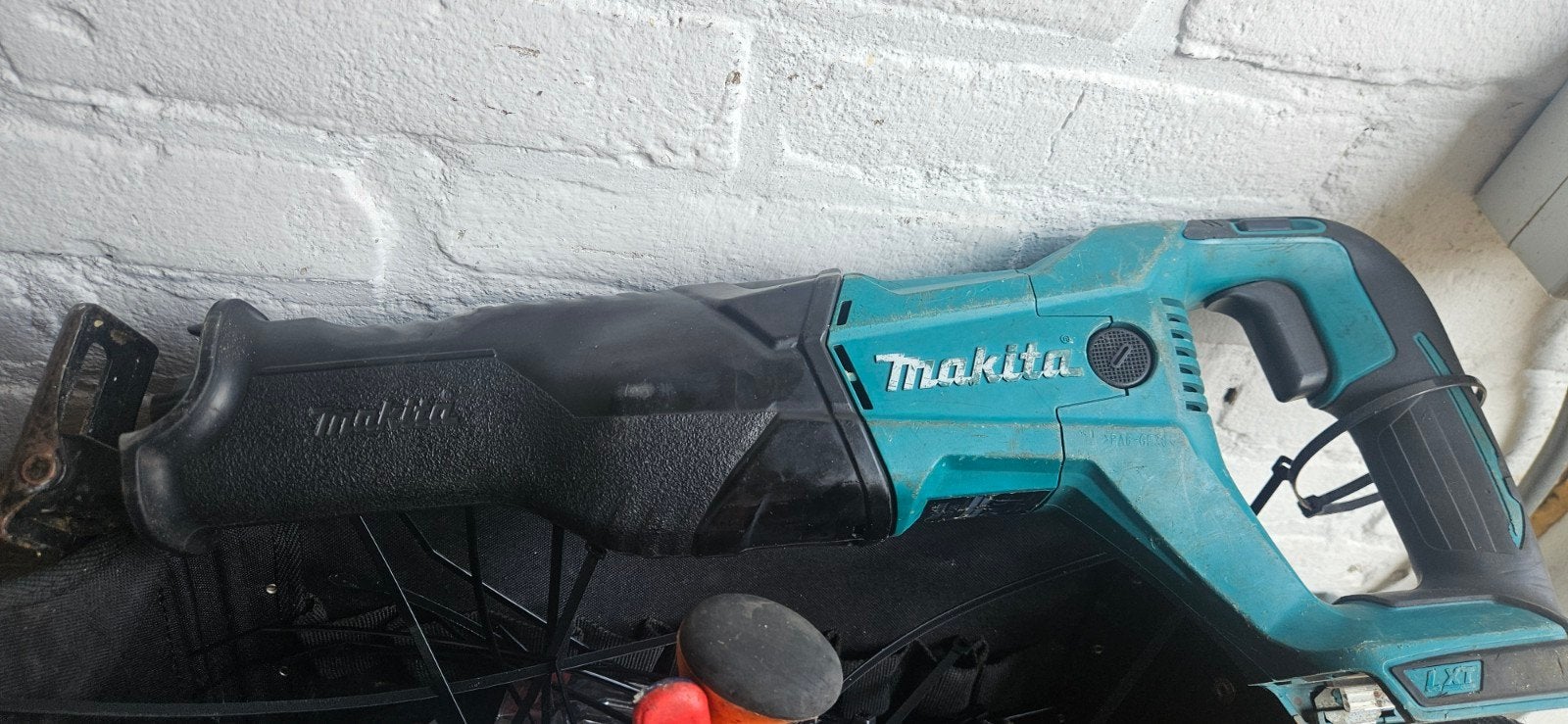 Makita Reciprozaag DJR186 - Zo goed als nieuw, 70 mm of meer, 600 tot 1200 watt, Ophalen of Verzenden, Zo goed als nieuw