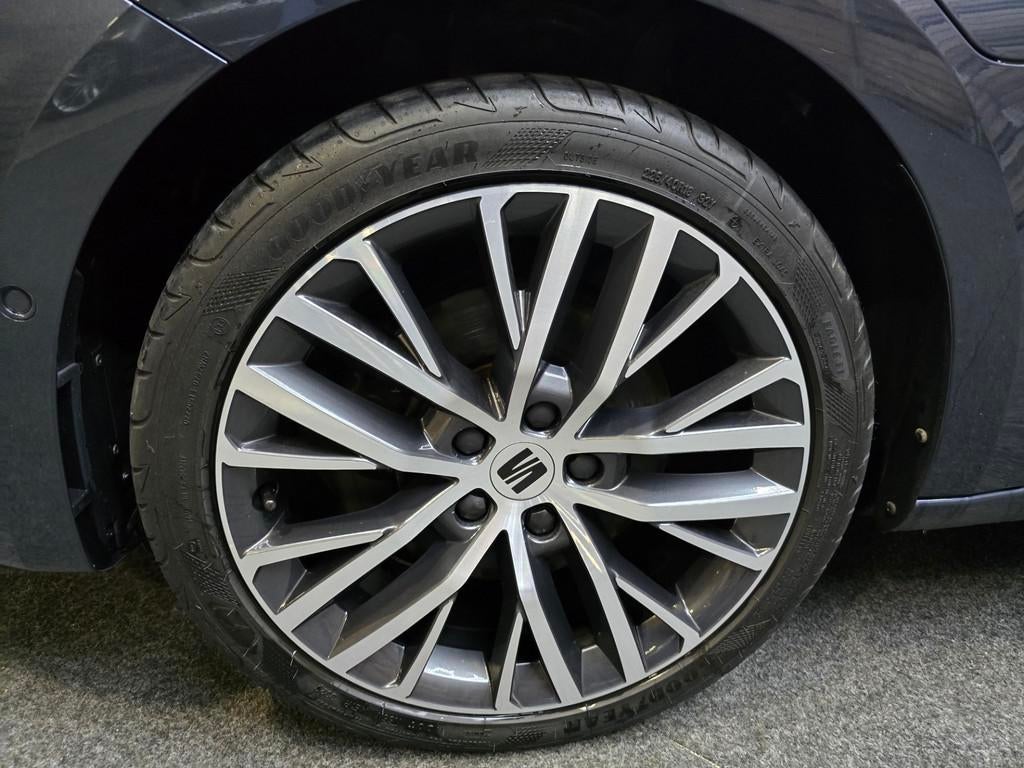 Seat Leon 1.4 TSI eHybrid PHEV Xcellence Pano Clima Navi Cam, Auto's, Gebruikt, Zwart, Leon, Leder en Stof