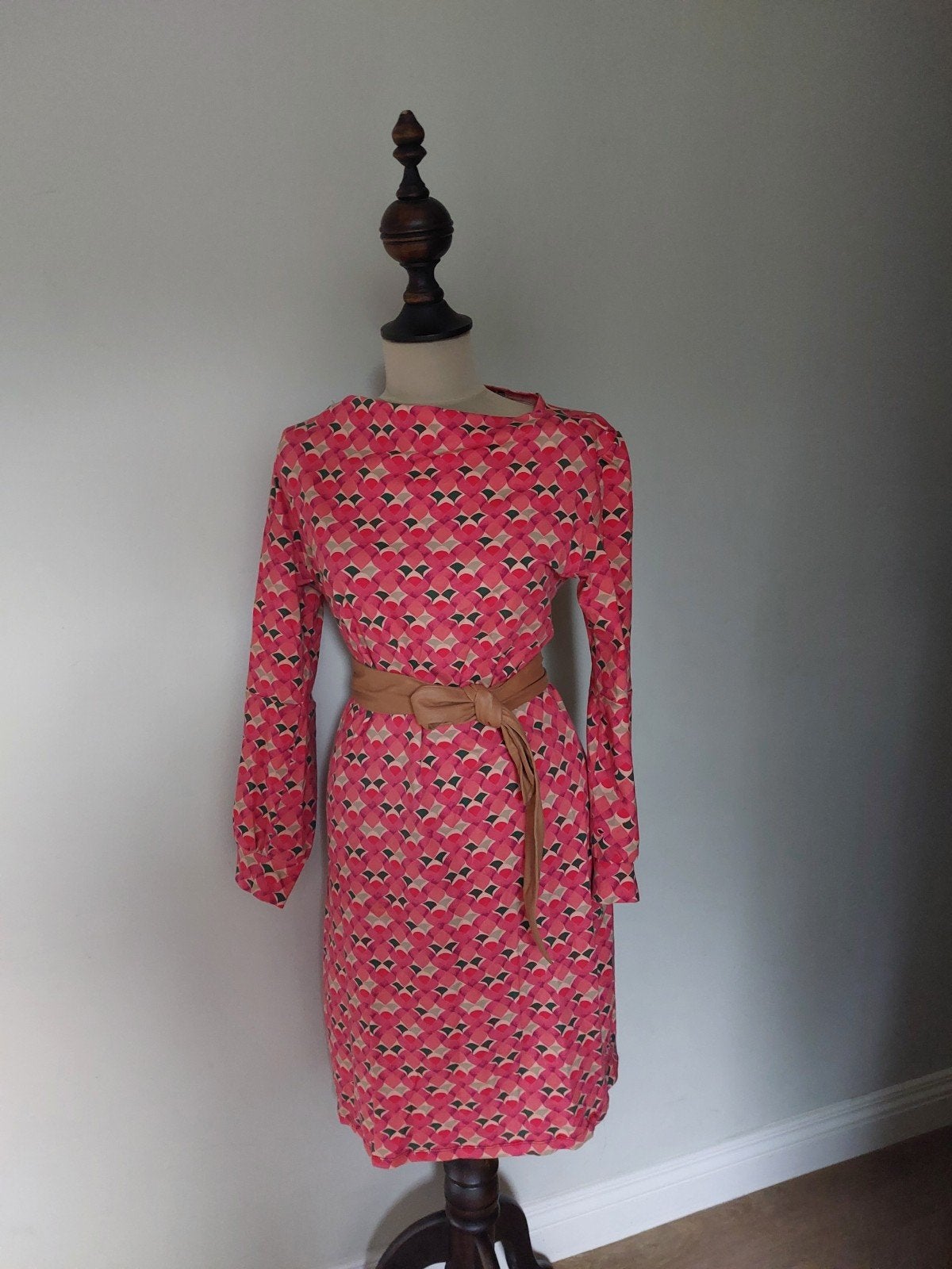 King Louie jurk roze/beige stretch maat S boothals, Kleding | Dames, Ophalen of Verzenden, Zo goed als nieuw, Knielengte, Maat 36 (S)