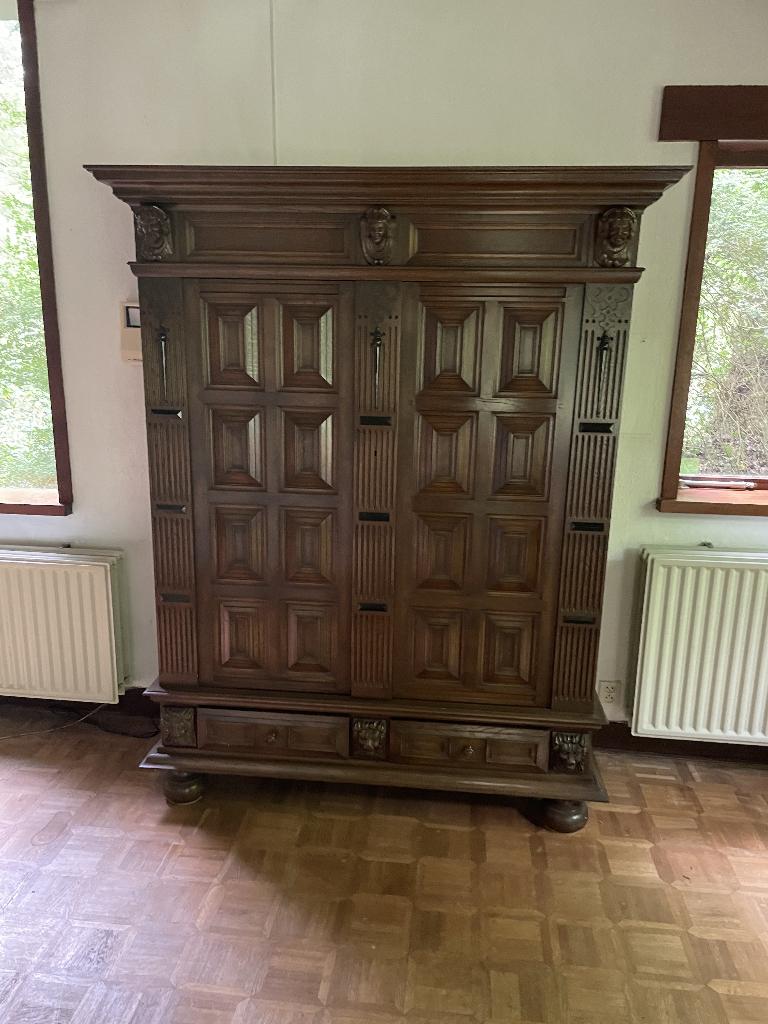 Grote massief houten kast, bruin, Ophalen, Met deur(en), 200 cm of meer, Massief hout