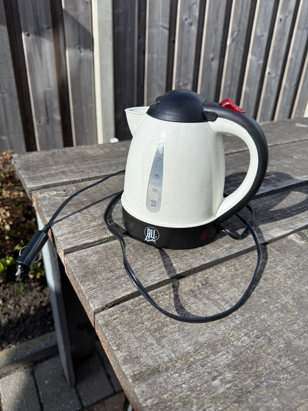 24 volt waterkoker, 1 tot 2 liter, Ophalen of Verzenden, Zo goed als nieuw