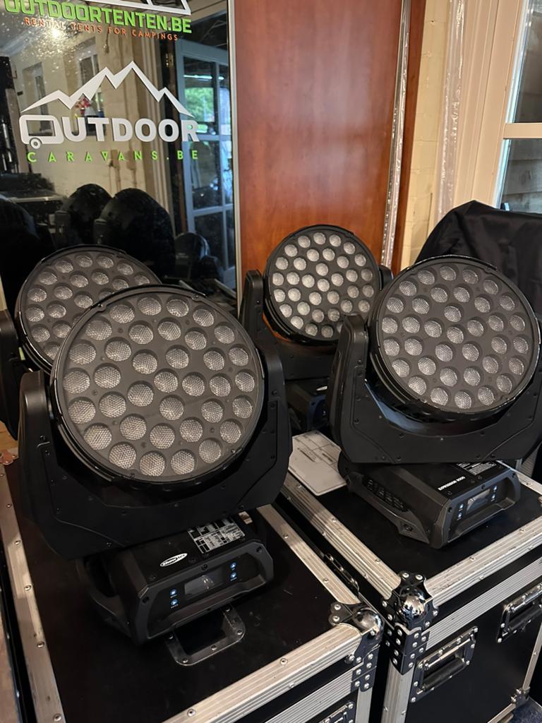 4x Showtec Expression 8000 movingheads incl. Flightcases, Ophalen, Zo goed als nieuw, Licht