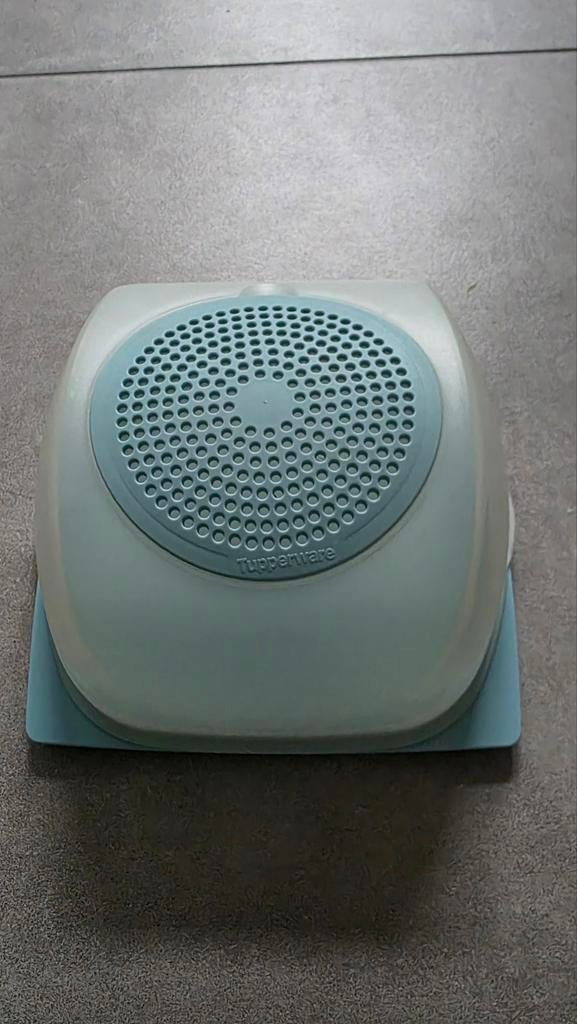 Tupperware Kaas Bewaardoos - Blauw/Wit, Ophalen of Verzenden, Gebruikt, Wit, Bus of Trommel