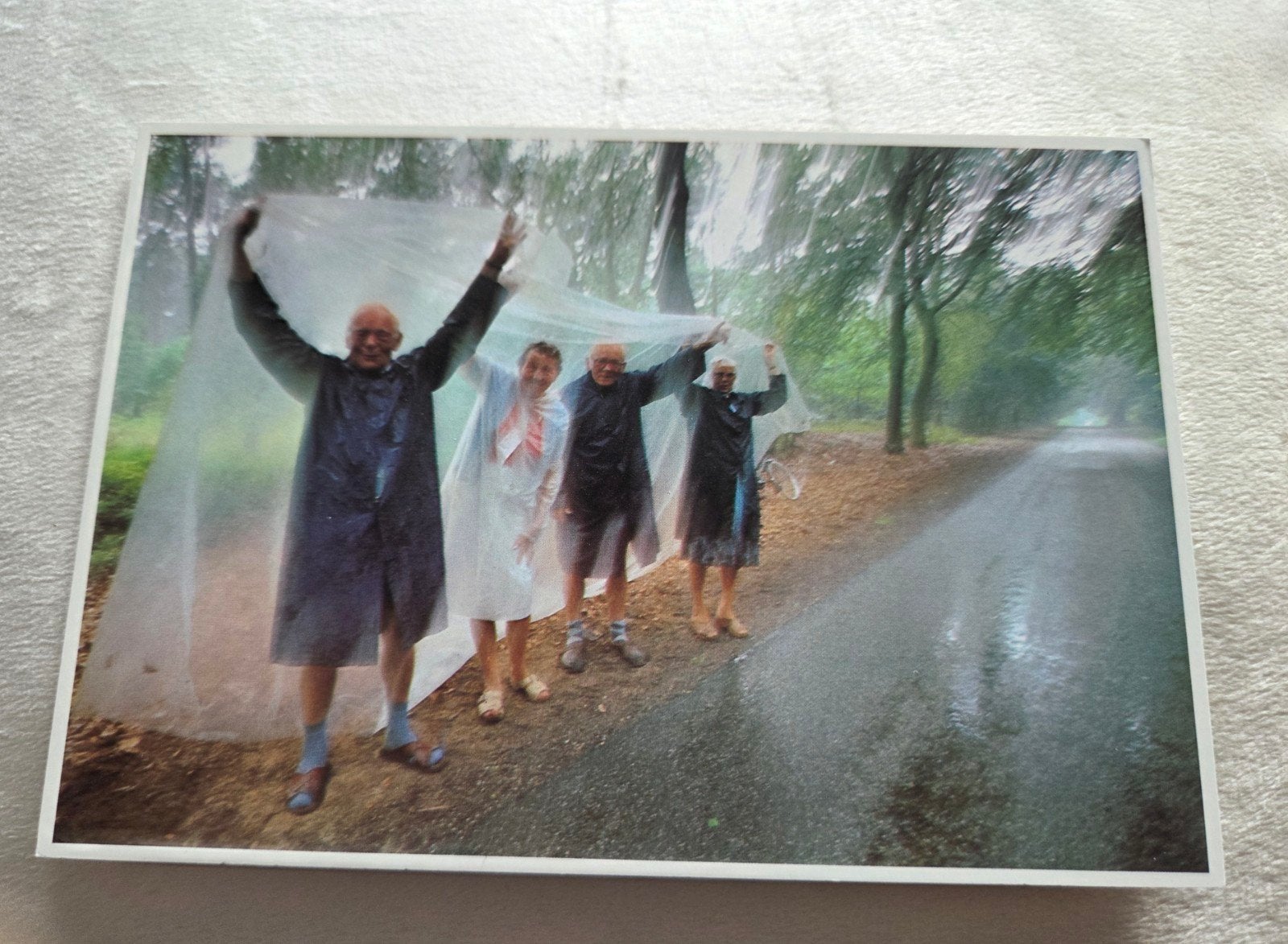 "Enjoying the rain" - Marten Kers 1983, Verzenden, 1980 tot heden, Ongelopen, Overige thema's