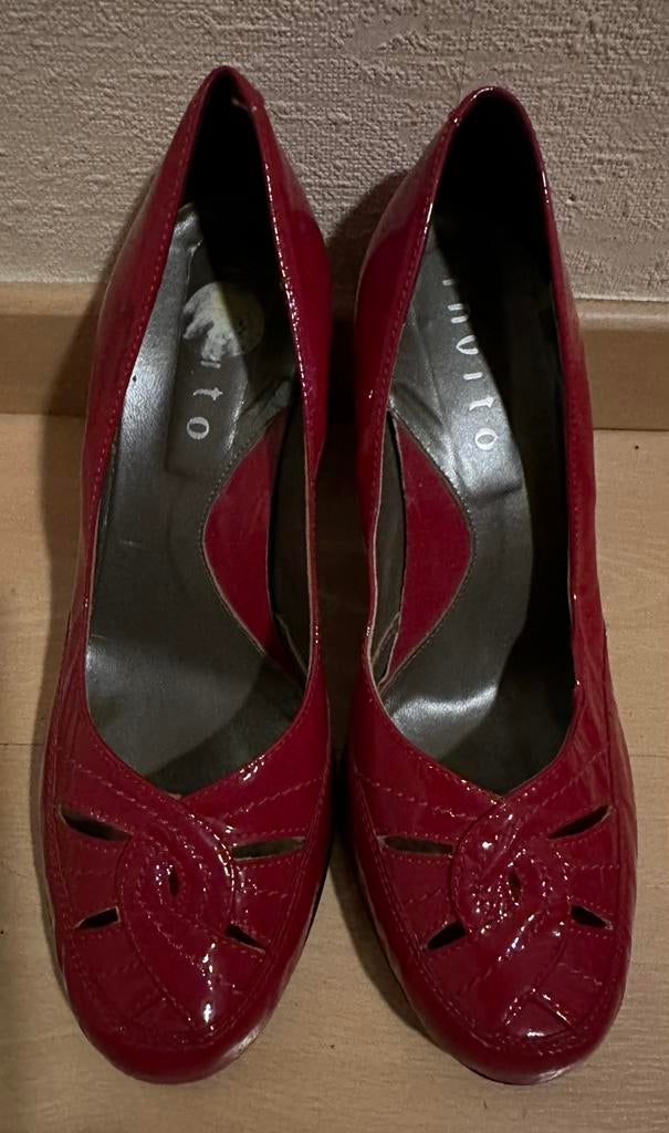 Supermooie lakleren pumps, maat 38 van Invito, Ophalen of Verzenden, Zo goed als nieuw