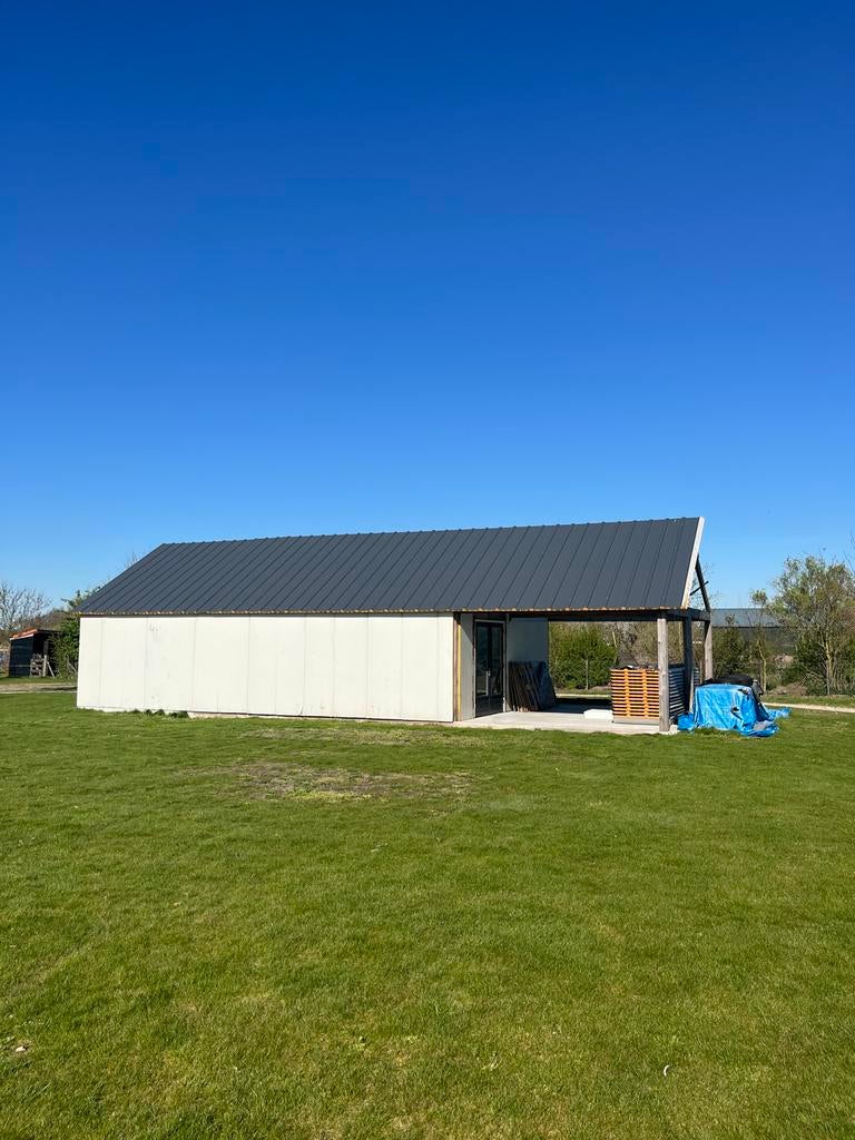 Ruime schuur/bijgebouw - Ideaal als werkschuur of tuinhuis, Tuin en Terras, Tuinhuizen, Ophalen, Overige materialen, Gebruikt