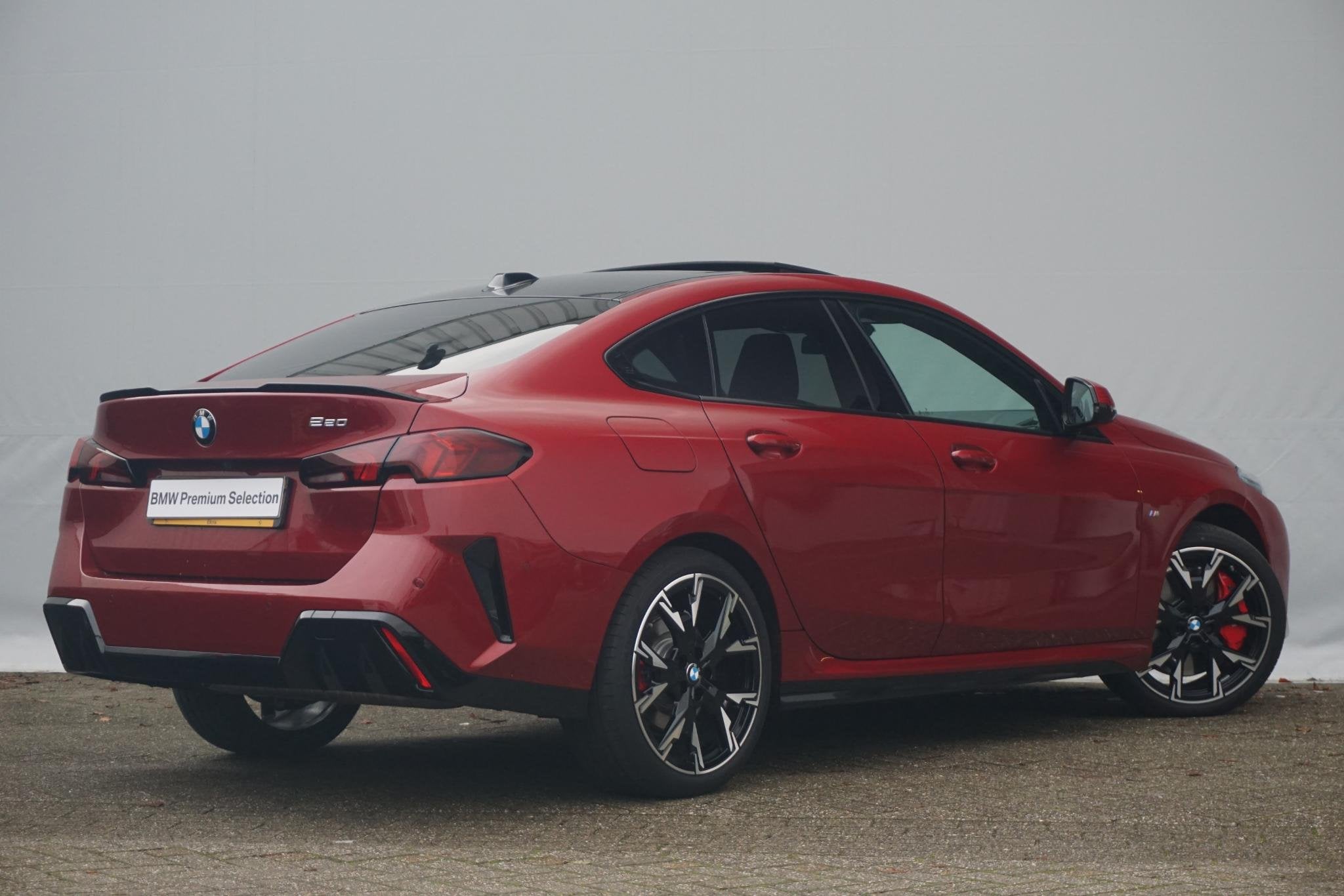 BMW 2 Serie Gran Coupé 220 M Sportpakket Pro 19'' / Panoram, Auto's, BMW, Met garantie (alle), Origineel Nederlands, Bedrijf, 19 km/l