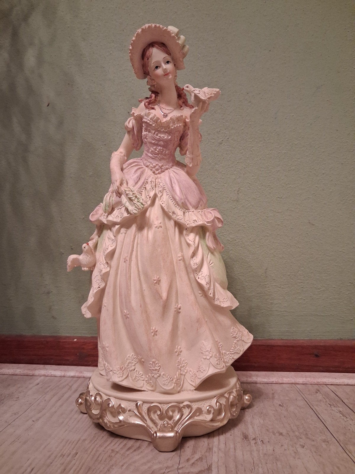 Elegante Victoriaanse Dame Beeldje, Verzamelen, Ophalen of Verzenden, Zo goed als nieuw, Mens