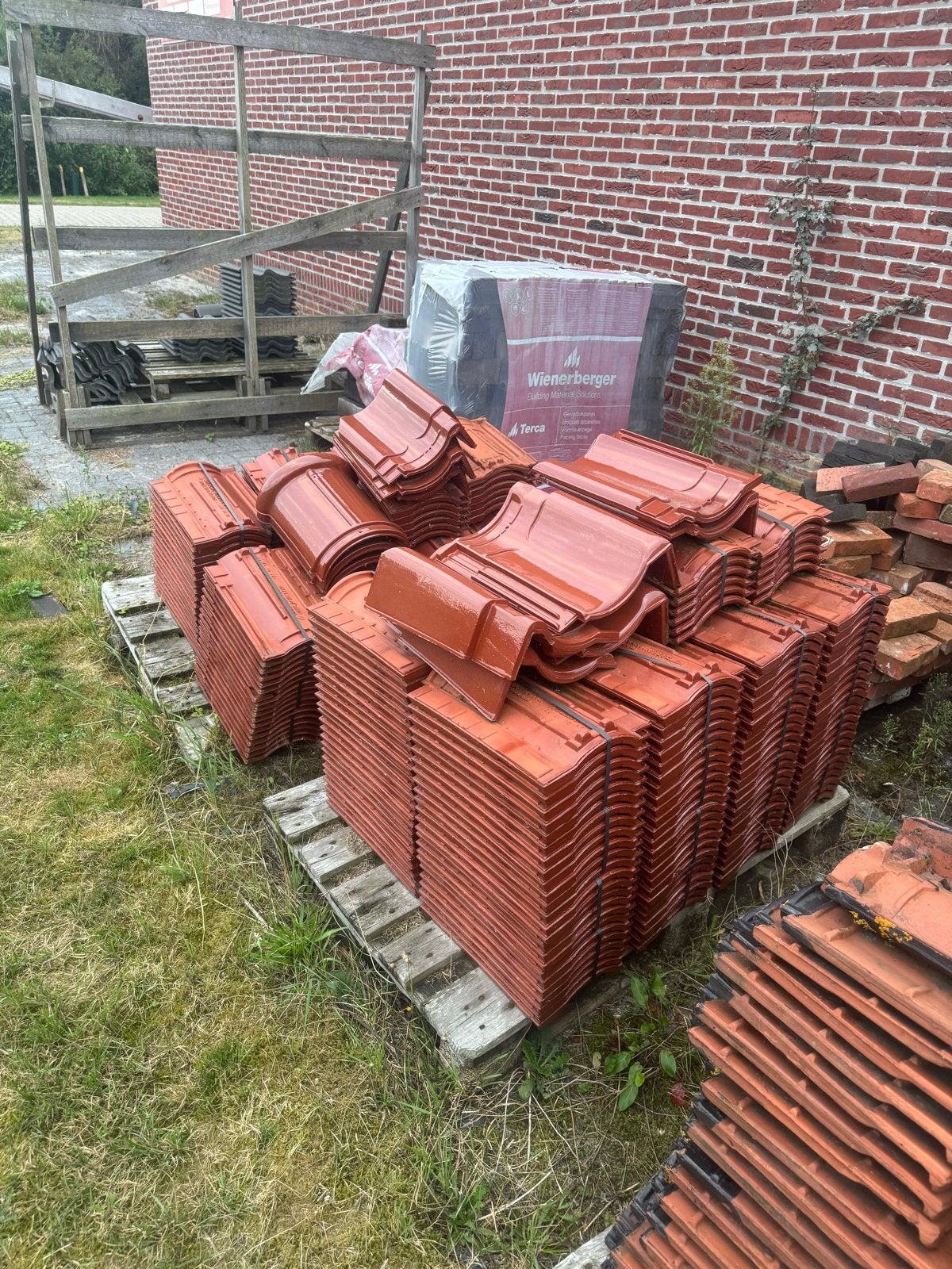 Nieuwe dakpannen, terracotta kleur, Wienerberger Terca, Ophalen, Steen of Klei, Nieuw, 15 m² of meer