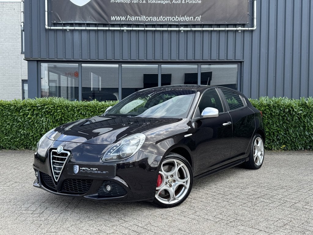 Alfa Romeo Giulietta 1.4 T 170pk TCT Aut. Distinctive Sporti, Auto's, Alfa Romeo, Euro 5, Zwart, 4 cilinders, Zwart