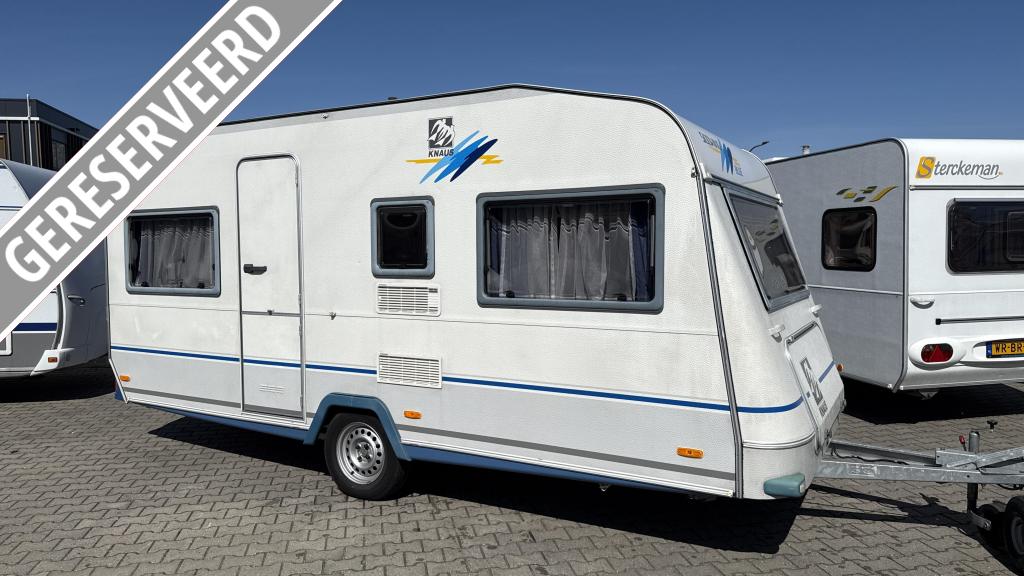 Knaus Sudwind Blue 450 TK bj 1998 met voortent en luifel, Caravans en Kamperen, Caravans, Overige typen, Standaardzit, Bedrijf