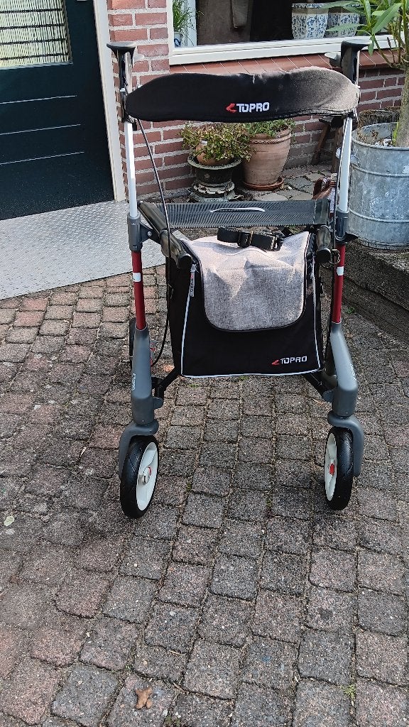 Rollator Topro Troja 5G Rood maat M met Rugsteun, Ophalen, Lichtgewicht, Gebruikt