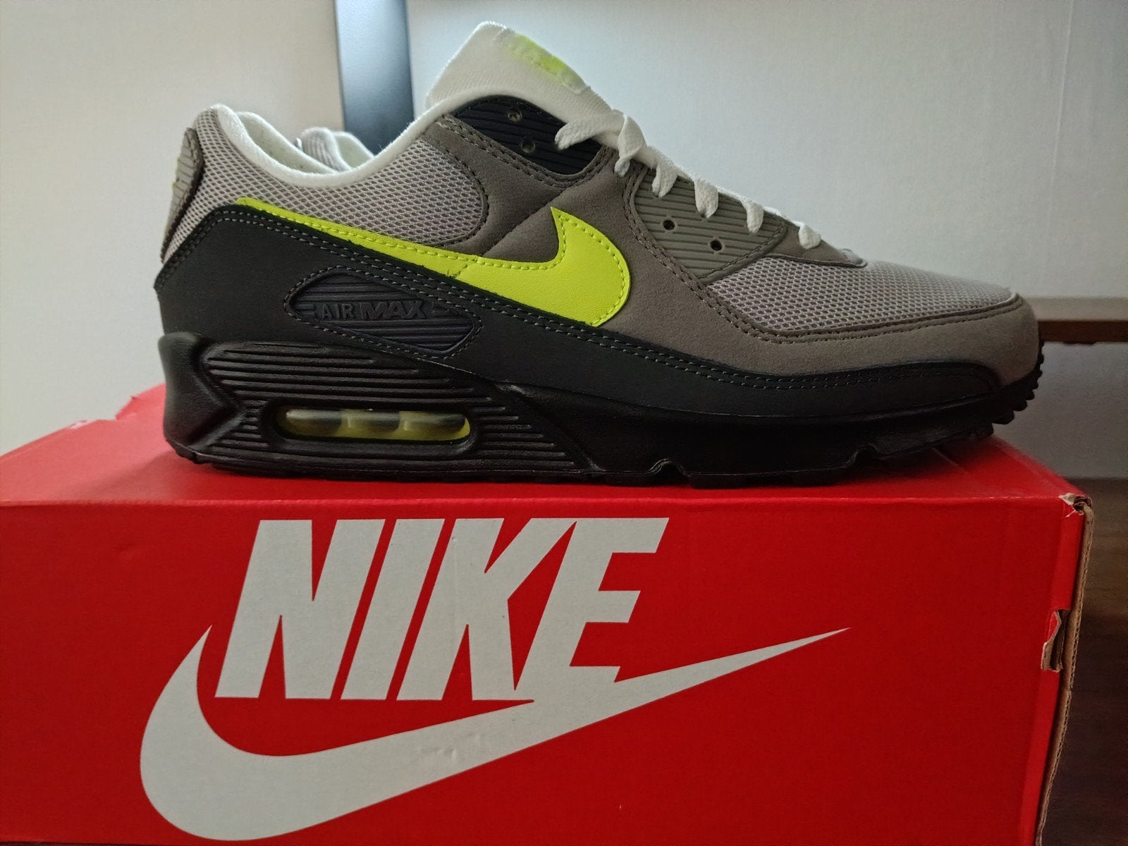 Nike Air Max 90 "Neon" Air Max Day 2026 Nieuw & Orgineel  46, Sport en Fitness, Loopsport en Atletiek, Ophalen of Verzenden, Nieuw