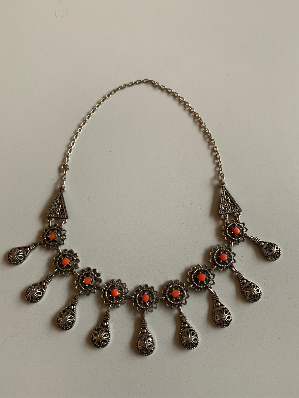 Ketting uit Tunesie met bloedkoraaltjes., Ophalen of Verzenden, Nieuw, Overige materialen