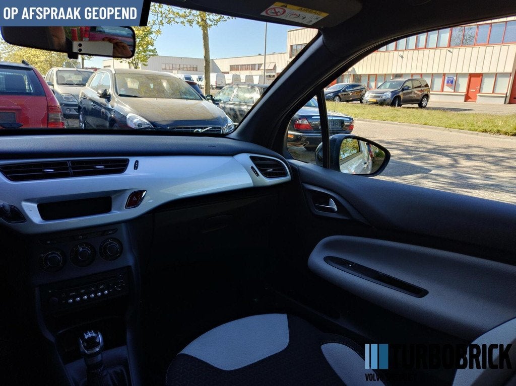 Citroen DS3 1.2 VTi So Chic | airco | cruise | nw APK | LMV, Auto's, Citroën, Voorwielaandrijving, Euro 5, Stof, Gebruikt