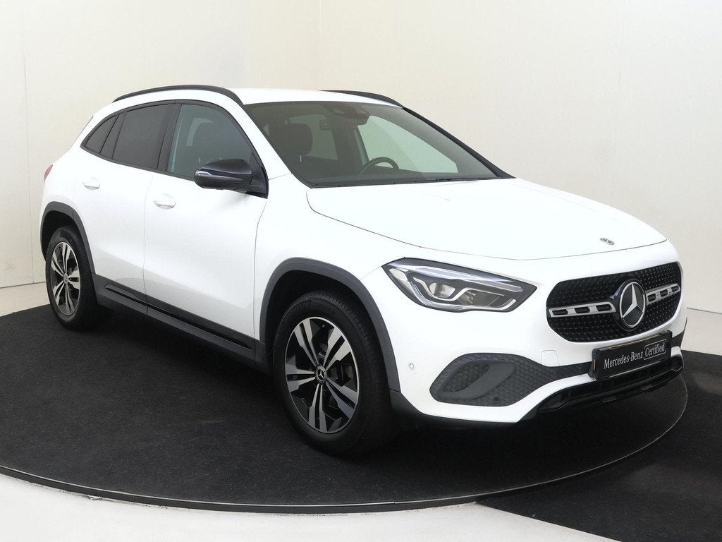 Mercedes-Benz GLA-klasse 200 Progressive / Night-Pakket / Ea, Auto's, Mercedes-Benz, 4 cilinders, Leder en Stof, Origineel Nederlands