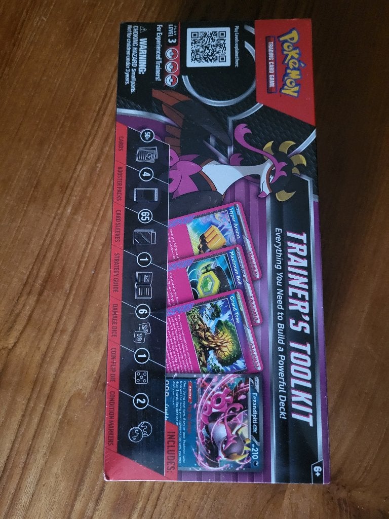 Pokemon Trainer's Toolkit 2025, Ophalen of Verzenden, Nieuw, Boosterbox, Foil