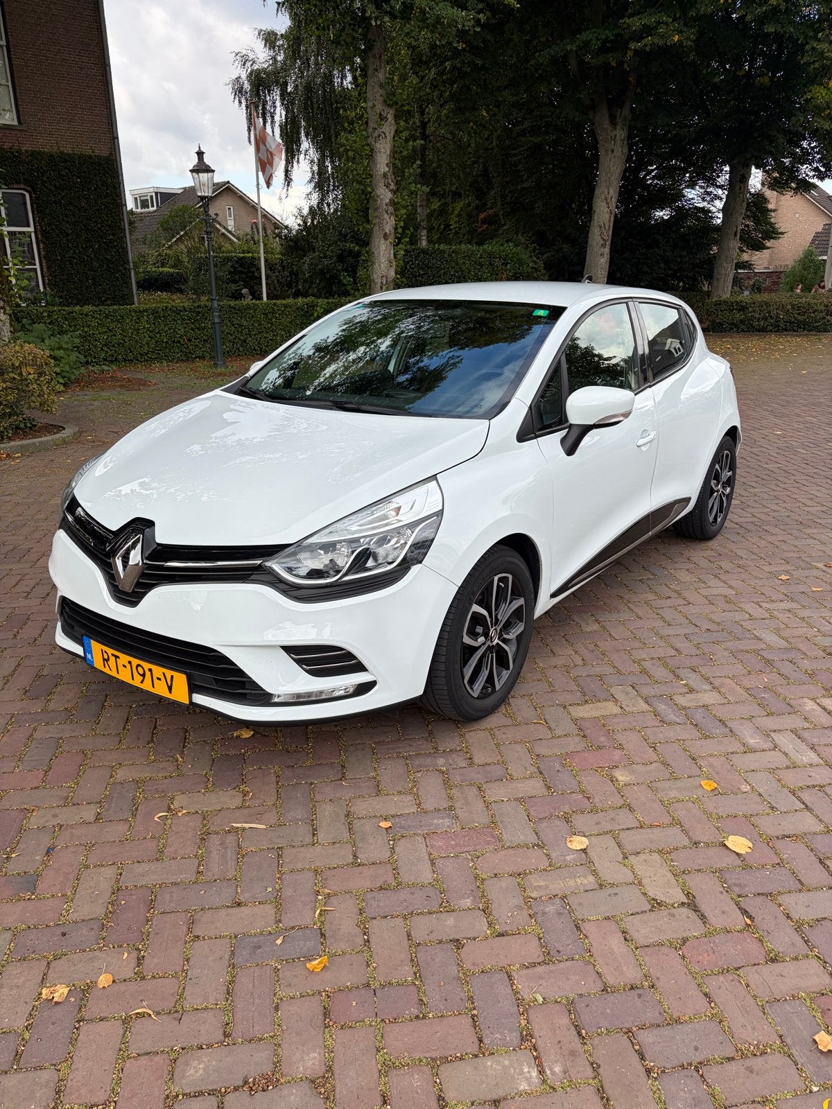 Renault Clio Energy TCe 90pk Eco2 S&S 2018 Wit, Auto's, Voorwielaandrijving, 898 cc, 1057 kg, Origineel Nederlands