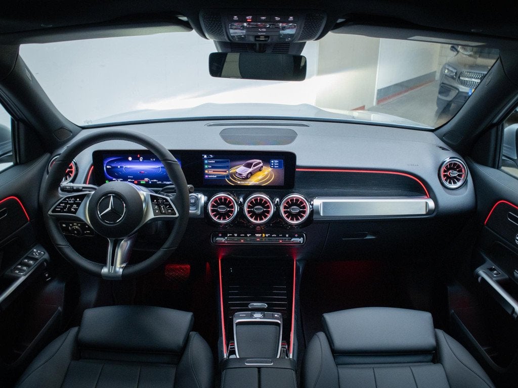 Mercedes-Benz EQB 250+ Business Solution Luxury 71 kWh |Pano, Auto's, Mercedes-Benz, 2005 kg, 445 min, Origineel Nederlands, SUV of Terreinwagen